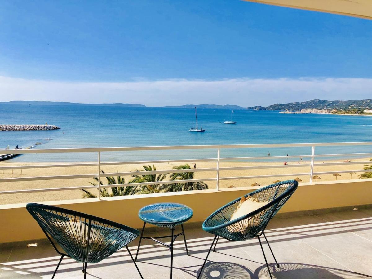 T3 Front De Mer Dernier Etage Vue Mer Petit Havre De Paix Pour Vos Vacances Emplacement Unique Vue Mer Panoramique A 180 Degres Pour Ce T3 En Face De La Plage Front De Mer Vue Sur Les Iles 5 Et Dernier Etage Avec Ascenseur Le Lavandou Kültér fotó